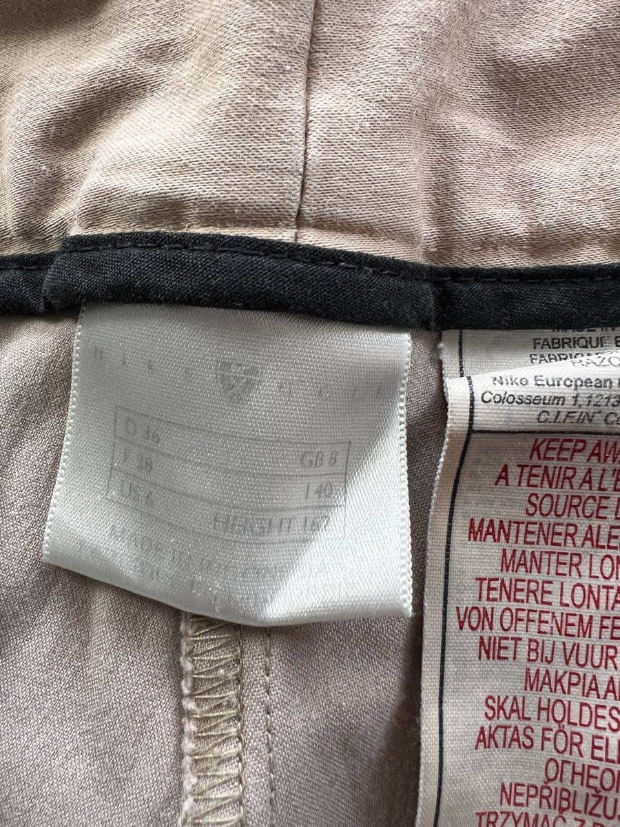 Nike Pantaloni: Damen Golferhosen Gr. 36 – Usato da Bellmund venduto da been.mlr 1
