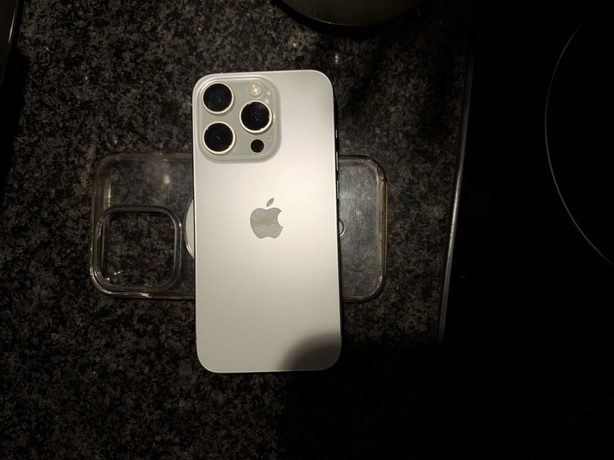 Apple Telefoni cellulari / Smartphones: Iphone 15 Pro 256 GB – Nuovo (secondo la descrizione) da Bachenbülach venduto da Gunner1995 2