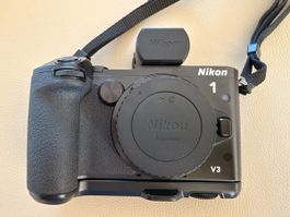 Nikon 1V3 Set mit Ledercase und OVP