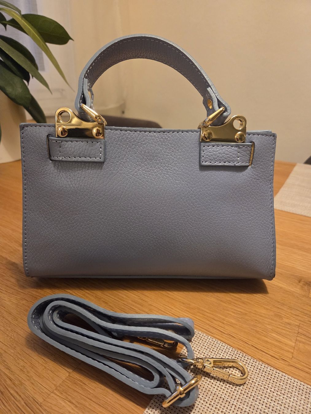 Borse da donna: Elegante Ledertasche taubenblau – Usato da Dänikon ZH venduto da FicusLyrata 2