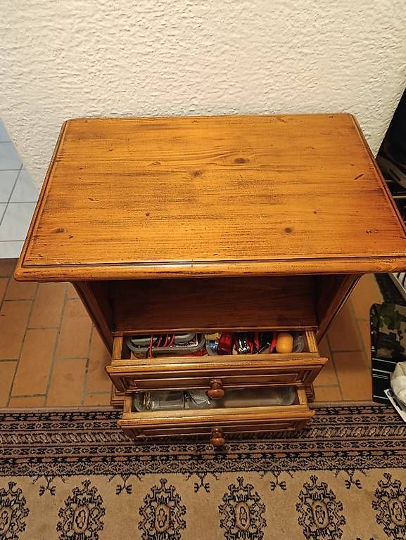 Comodini: Nachttisch / Beistelltisch – Usato da Luzern venduto da gowshekan98 4