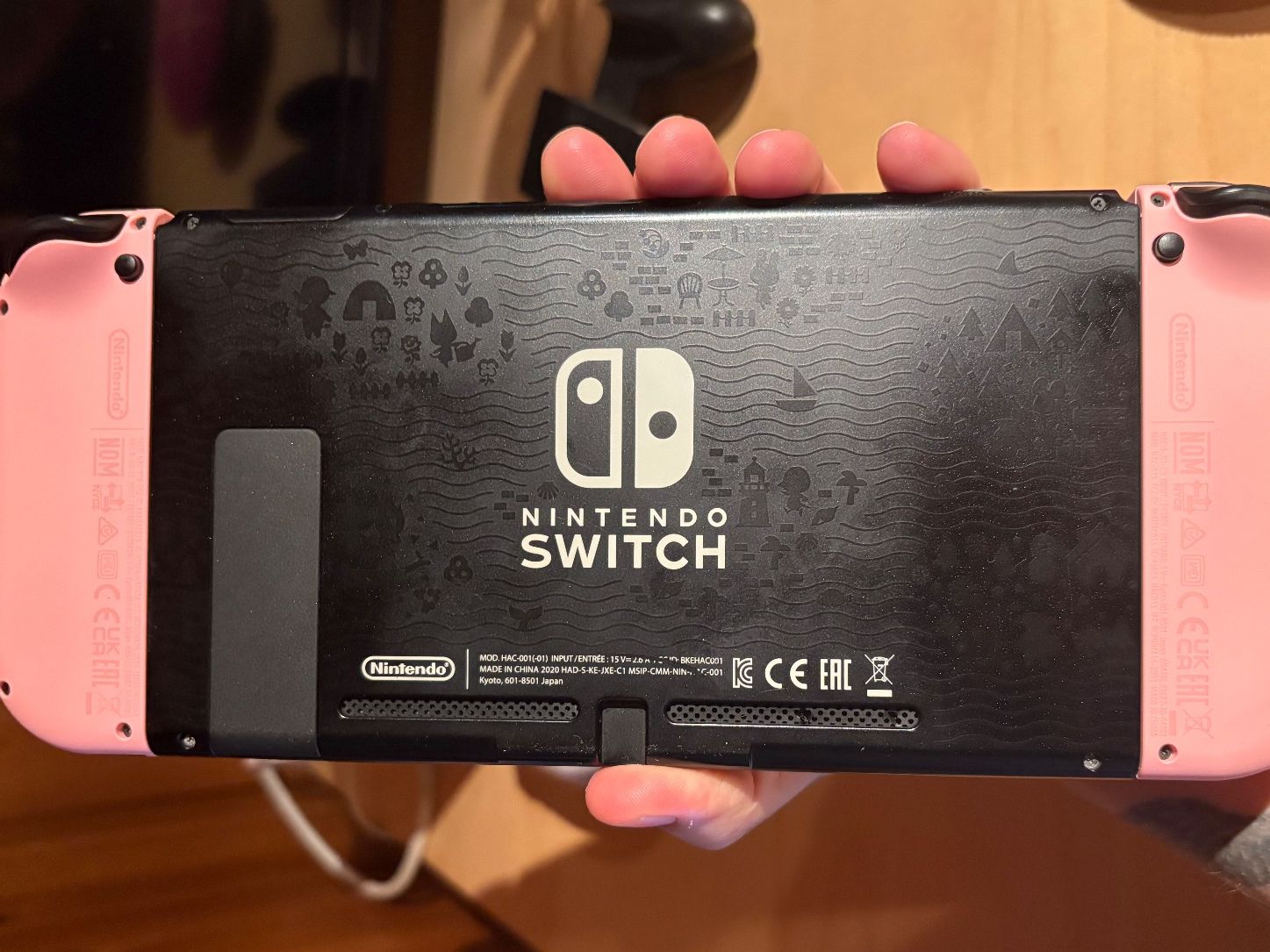 Nintendo Console: Nintendo Switch Animal Crossing Edition Rosa – Usato da Gipf-Oberfrick venduto da sid_h5fn 1