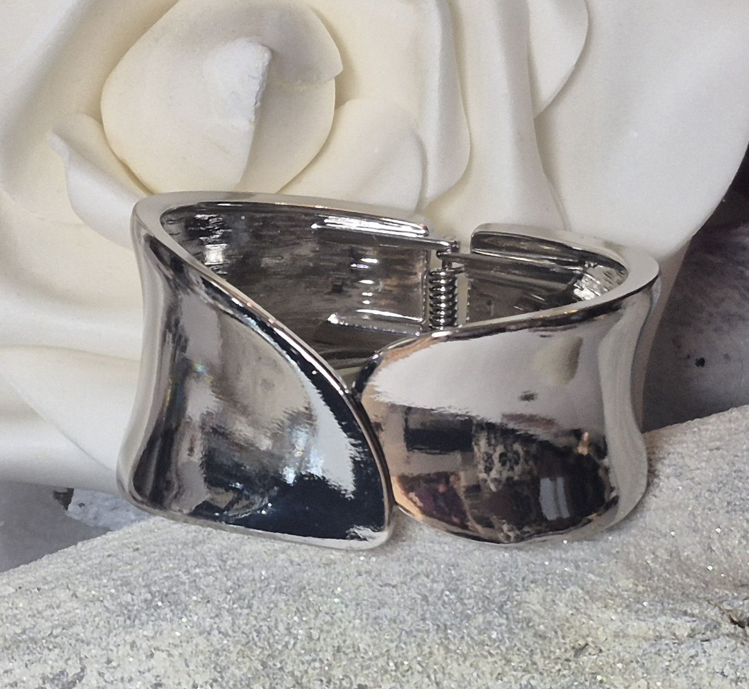 Armbänder & -reifen: Bracciale rigido colore argento forma curva  – Neu (gemäss Beschreibung) aus Giubiasco von Stefaniav 6