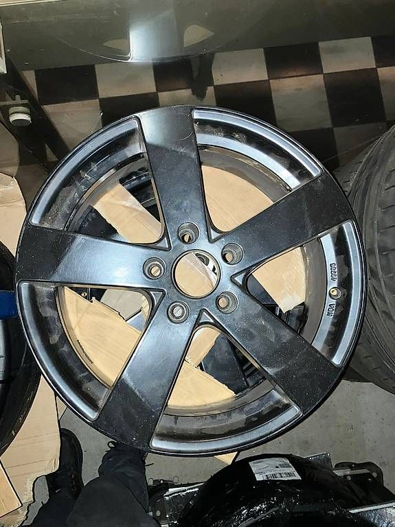 Cerchioni: Dezent TD dark, 7.5x18 – Usato da Montlingen venduto da Chicco5