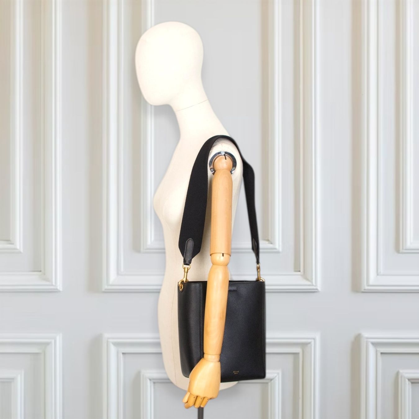 Celine Taschen für Damen: Céline Sangle bucket small schwarz – Gebraucht aus Binningen von Designerlabels 1