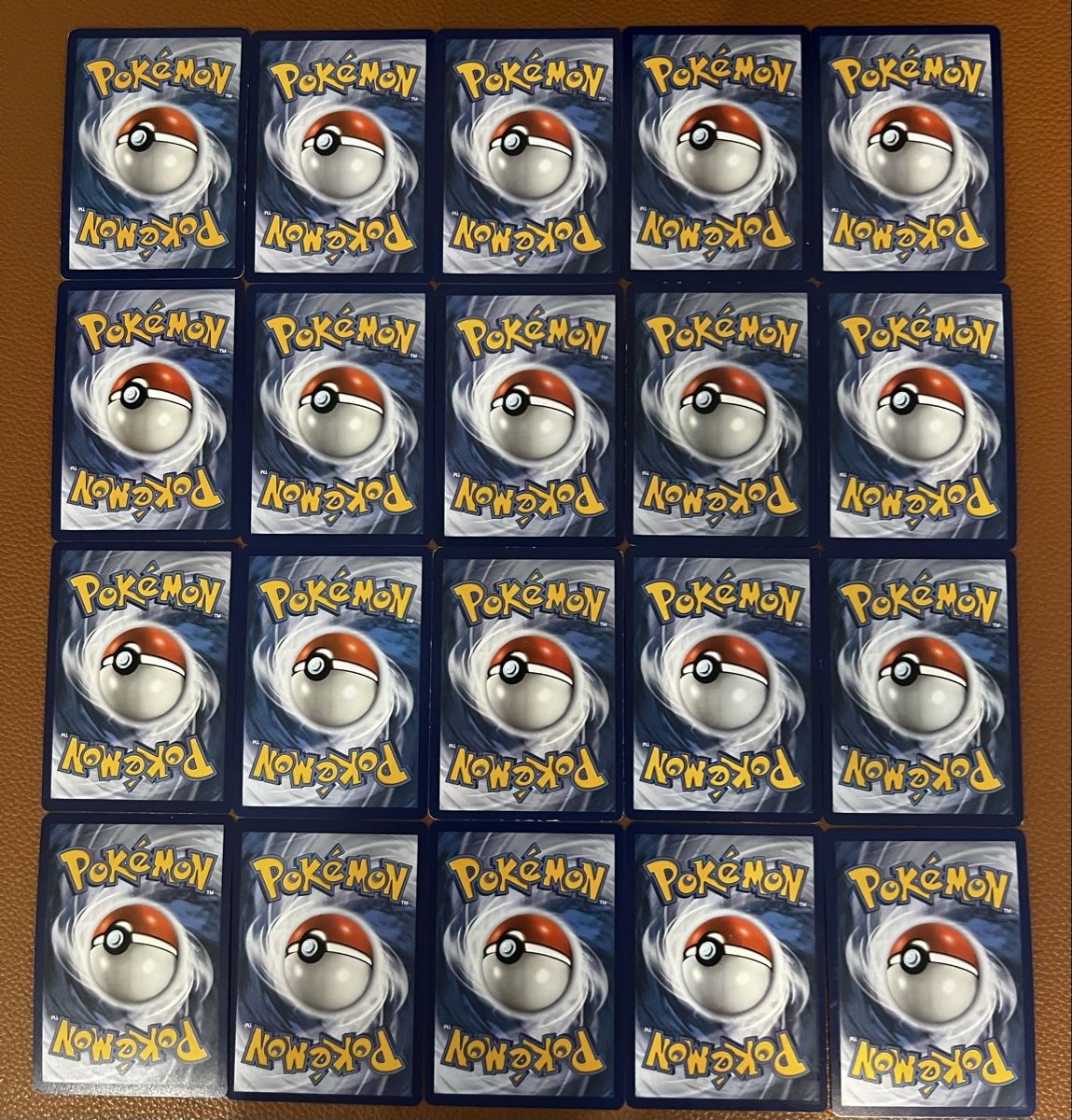 Pokémon Sammelbilder & Trading cards: 20 random V Pokemon Cards with Deck Box and 20 random Sleeve – Gebraucht aus Lugano von Pokemon_LVGA 1