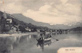 Brienz, Familie auf Ruderboot, gelaufen 1919