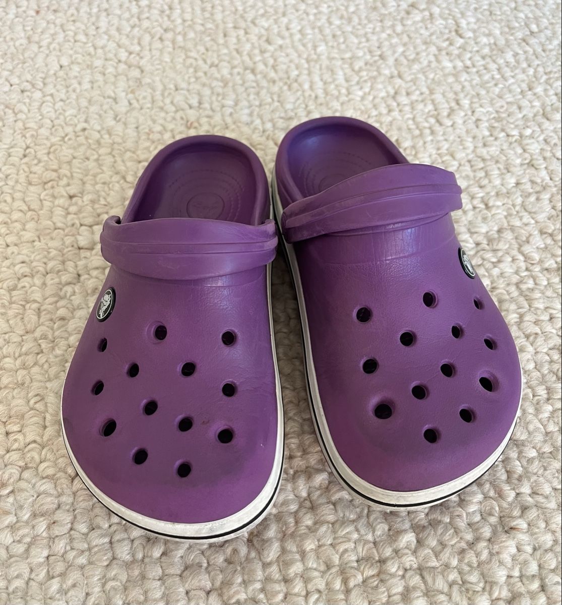Crocs Schuhe für Mädchen: Crocs J2 / 33-34 – Gebraucht aus Genthod von Bilibi