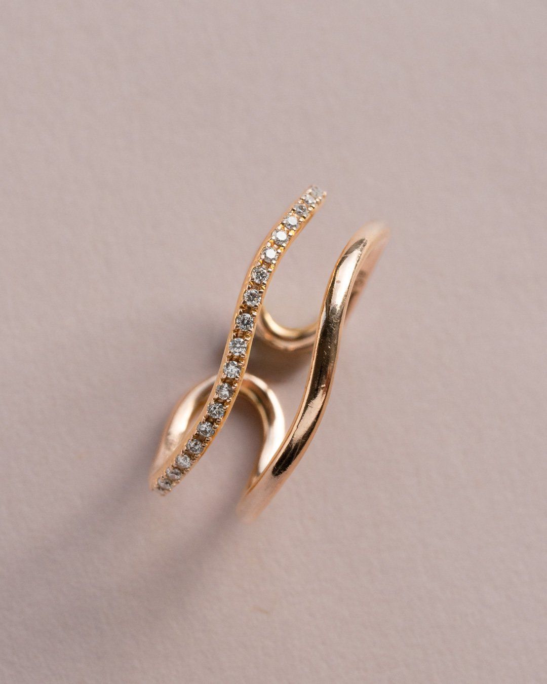 Anelli: 18ct rose-gold ring set with diamonds double band effect – Usato da Genève venduto da Prometheus_Watches