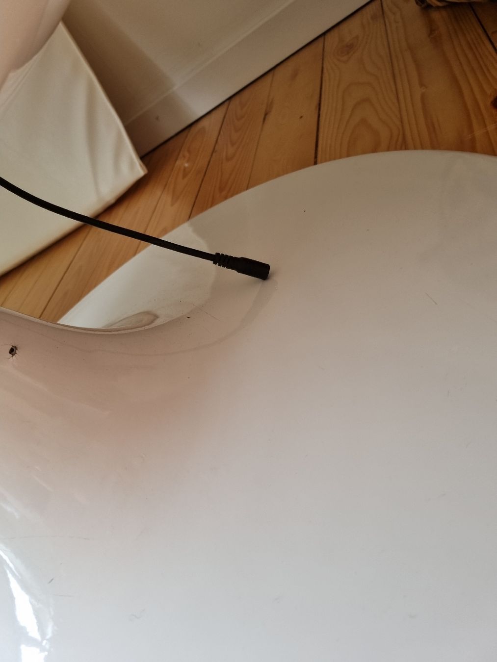Poltrone: Design Klassiker: Eier Sessel, rot/weiss, – Usato da Wil SG venduto da die-wohnung 4
