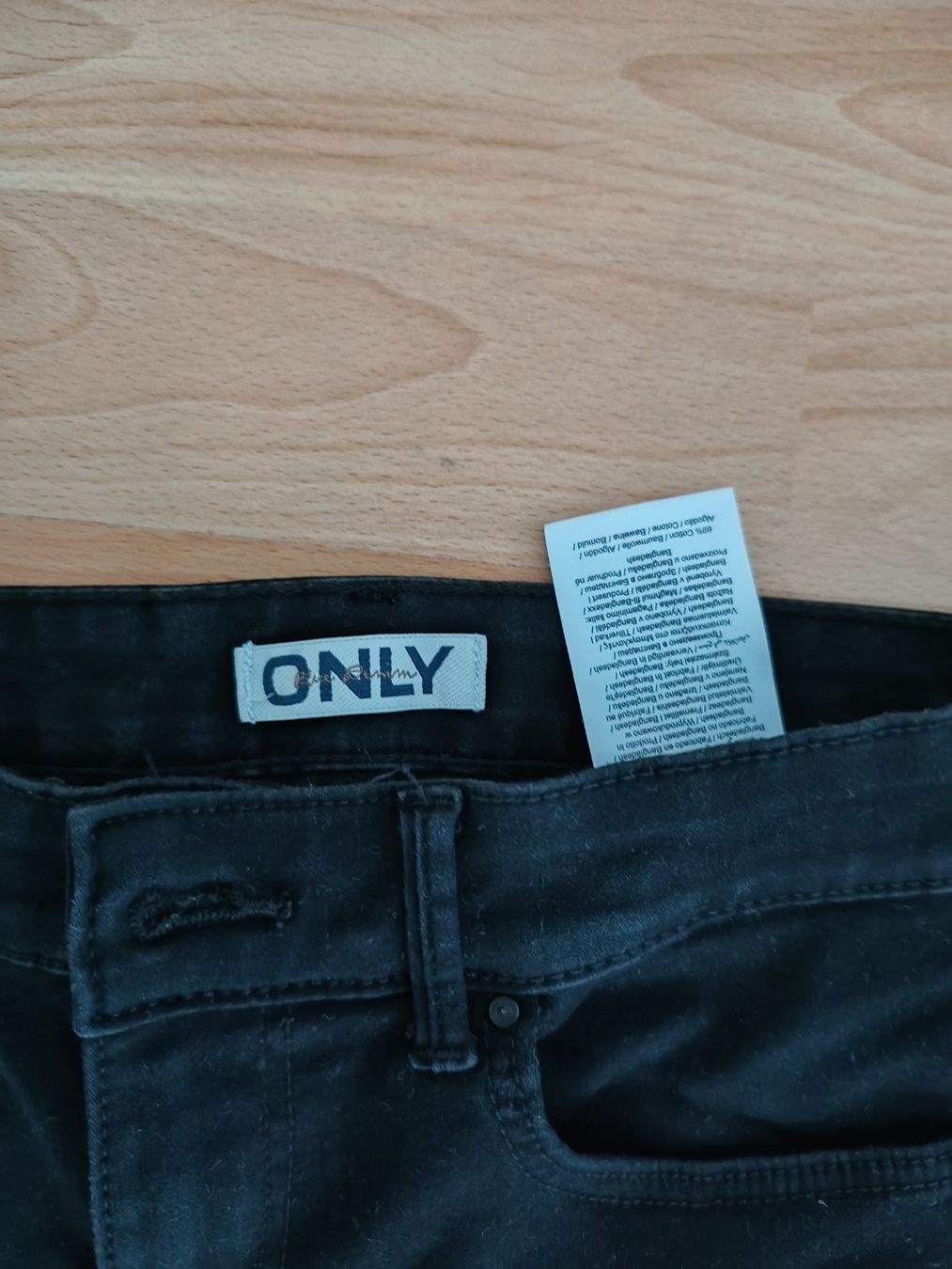 Only Jeans: Schwarze Onlyhose 26/30 – Gebraucht aus Pfäffikon SZ von Elendir 1