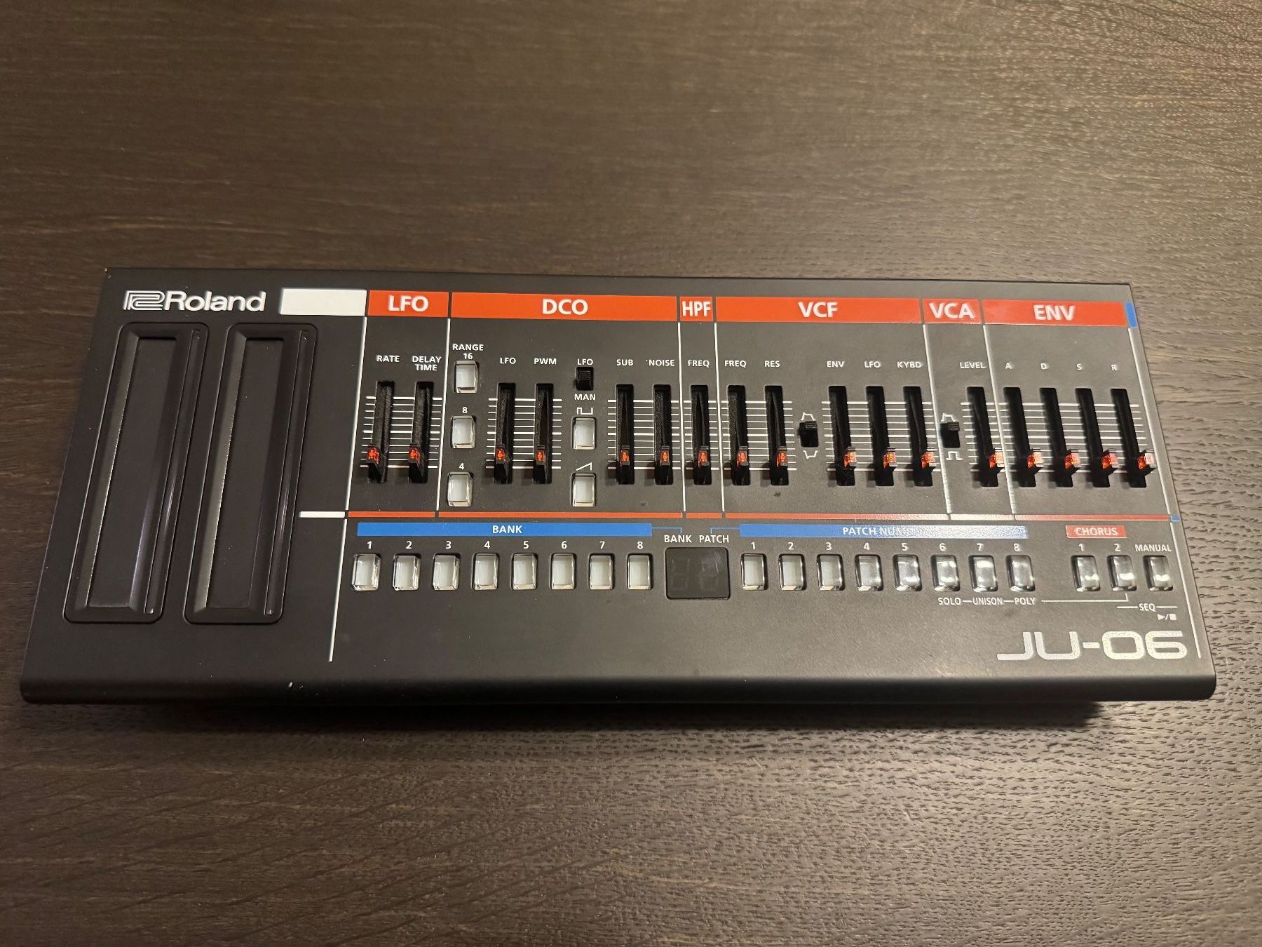 Roland Strumenti musicali: Roland Boutique JU-06 – Usato da Hendschiken venduto da epstone76