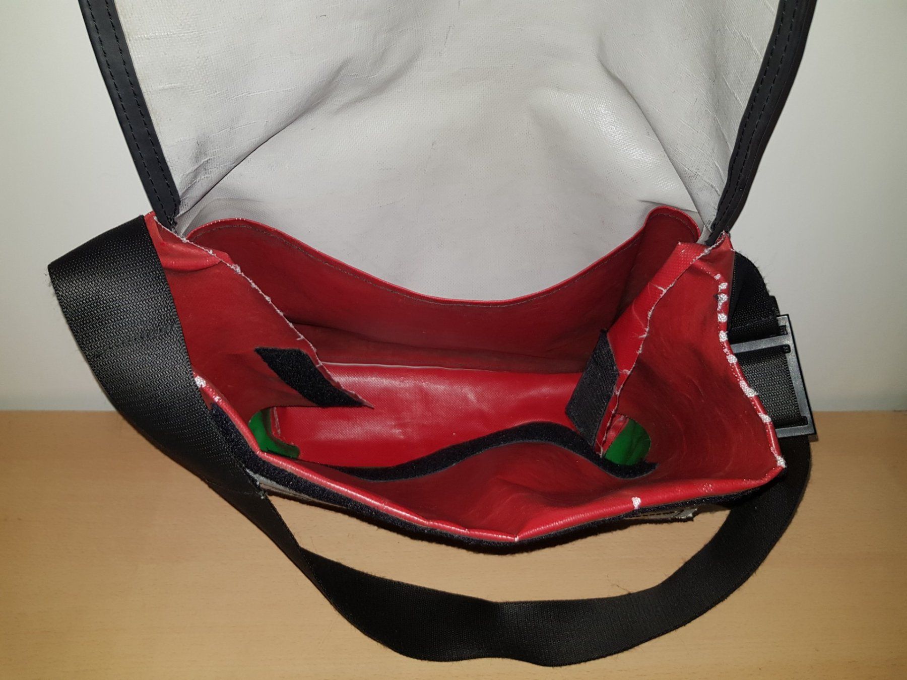 Freitag Borse: Freitag Tasche / Umhängetasche – Usato da Basel venduto da Birs868 9