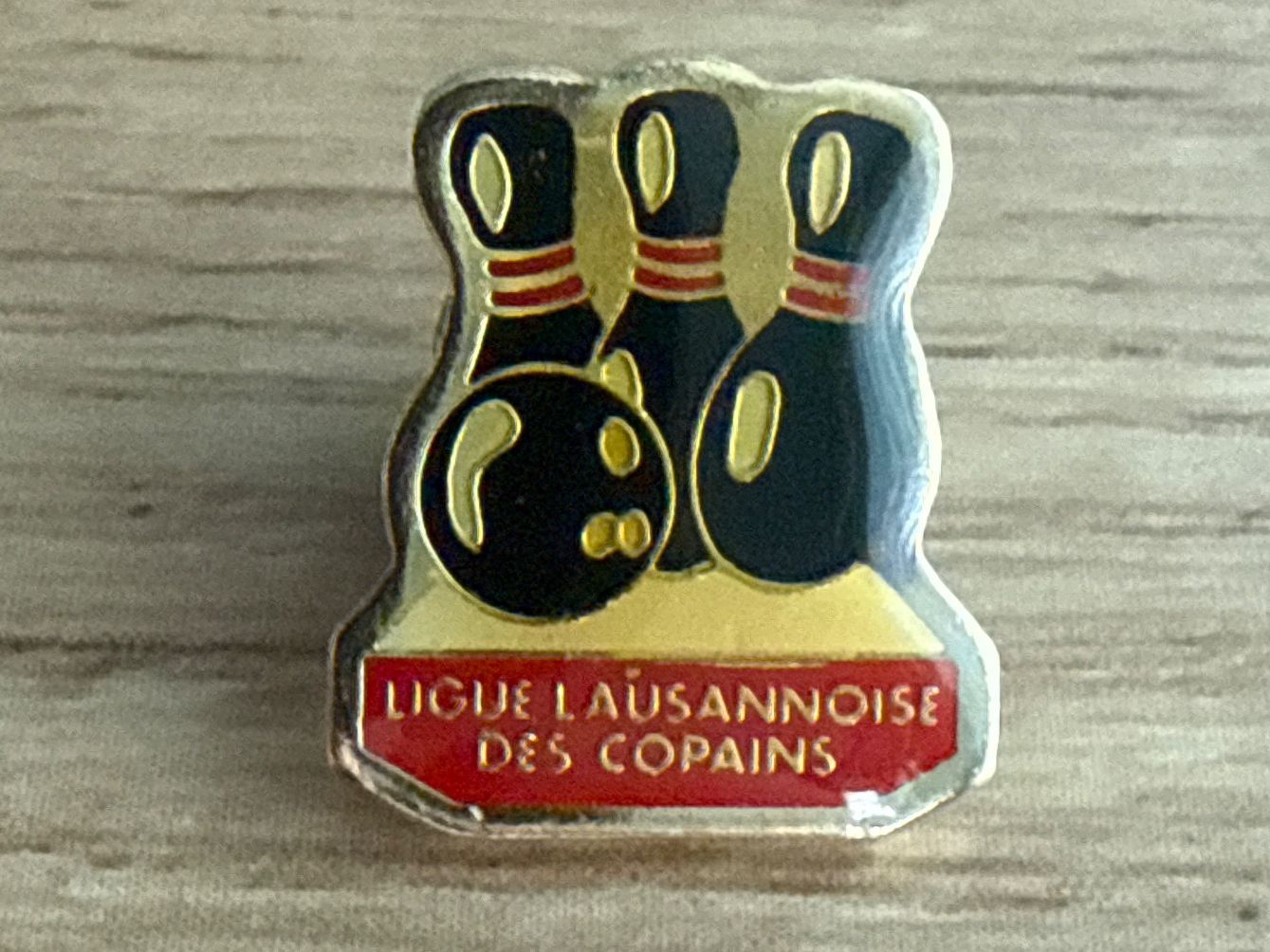 Plaketten & Abzeichen: Pin Ligue Lausannoise des Copains – Gebraucht aus Glattbrugg von Schweigmatt