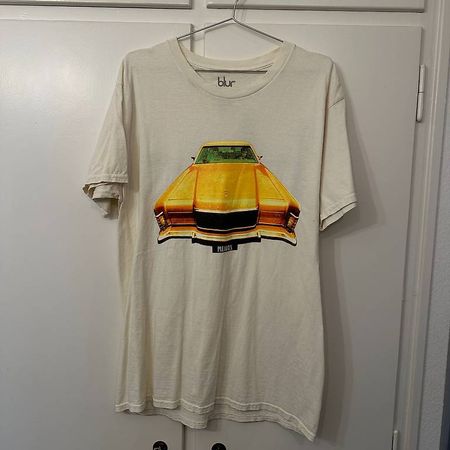 Pleasures x Blur, Tee T-Shirt, Gelb, Song 2, britpop, 2023