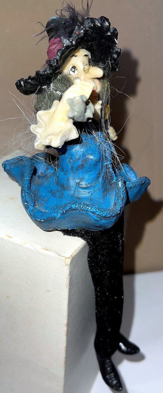 Figuren: Hexe sitzend – Neu (gemäss Beschreibung) aus Lutzenberg von Truhe 2