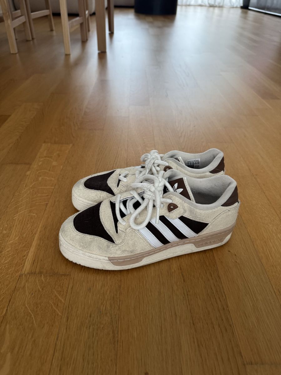 Adidas Scarpe da uomo: Adidas Turnschuhe EU39 – Usato da Zürich venduto da jan_h6g7
