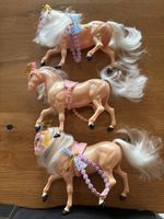 3 barbie pferde mit Zubehör