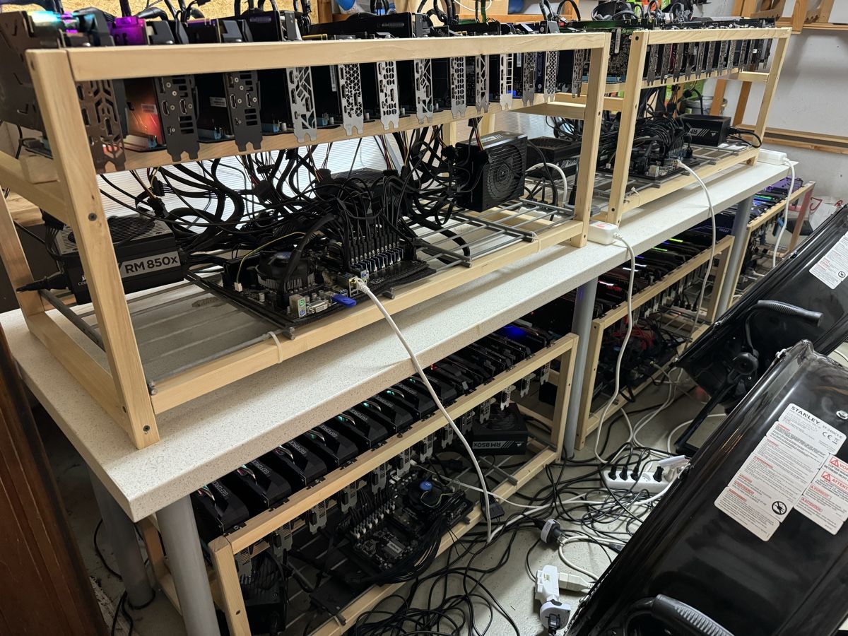 Coin Miner: Mining Rigs/Anlage – Usato da Hölstein venduto da Bri4nK