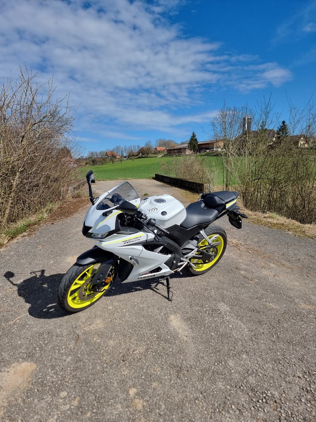 Yamaha Strada: Yamaha YZF-R125 – Usato da Langenthal venduto da mih_nx8d