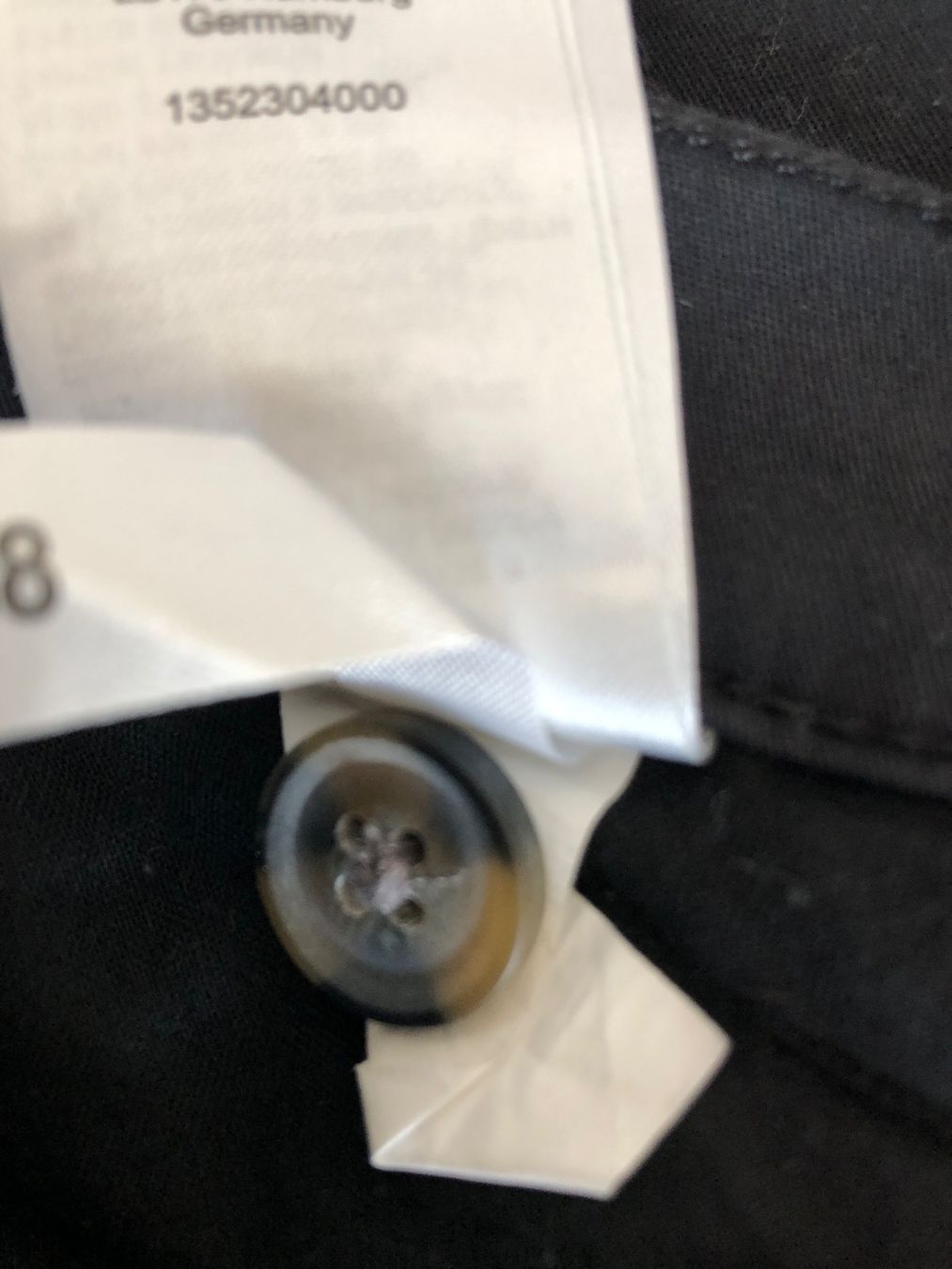 Pantaloni: Schwarze Bermuda-Shorts, Gr. 48, – Usato da Arlesheim venduto da leyRum4.5 7