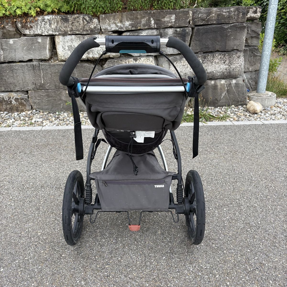 Thule Carrozzine: Thule Urban Glide 2 Dark Shadow  – Usato da Lotzwil venduto da Reismehl 3