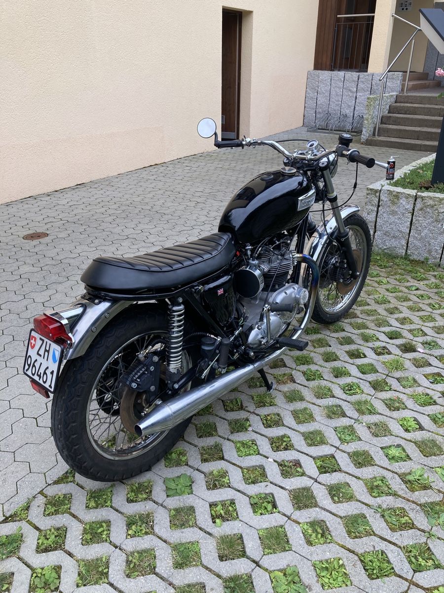 Triumph Route: Triumph T 140 V – Défectueux à Uetikon am SEE par 110tiger 2