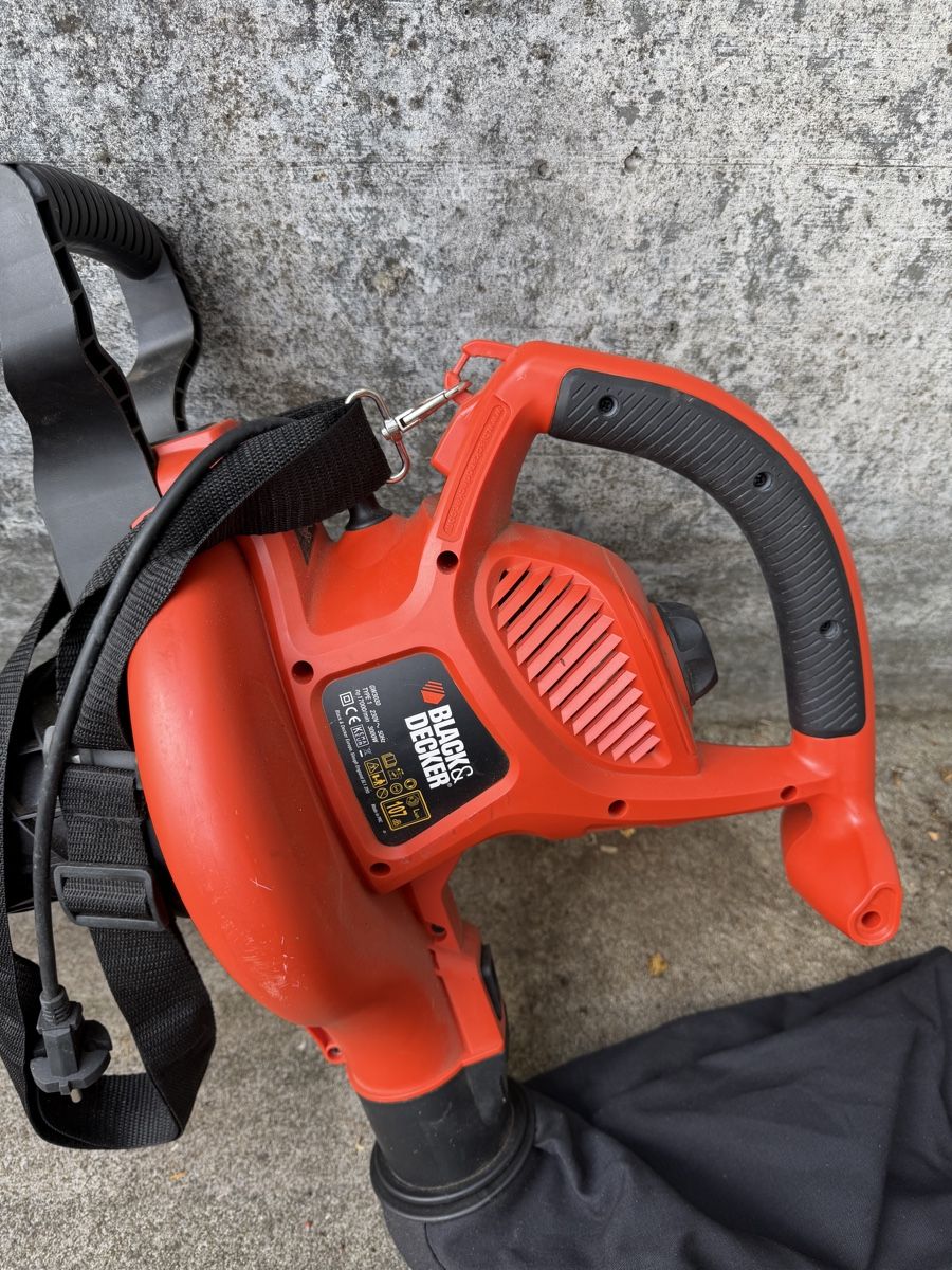 Aspirateurs & souffleurs à feuilles: Black & Decker Laubbläser – D'occasion à schafisheim par lstrauss71