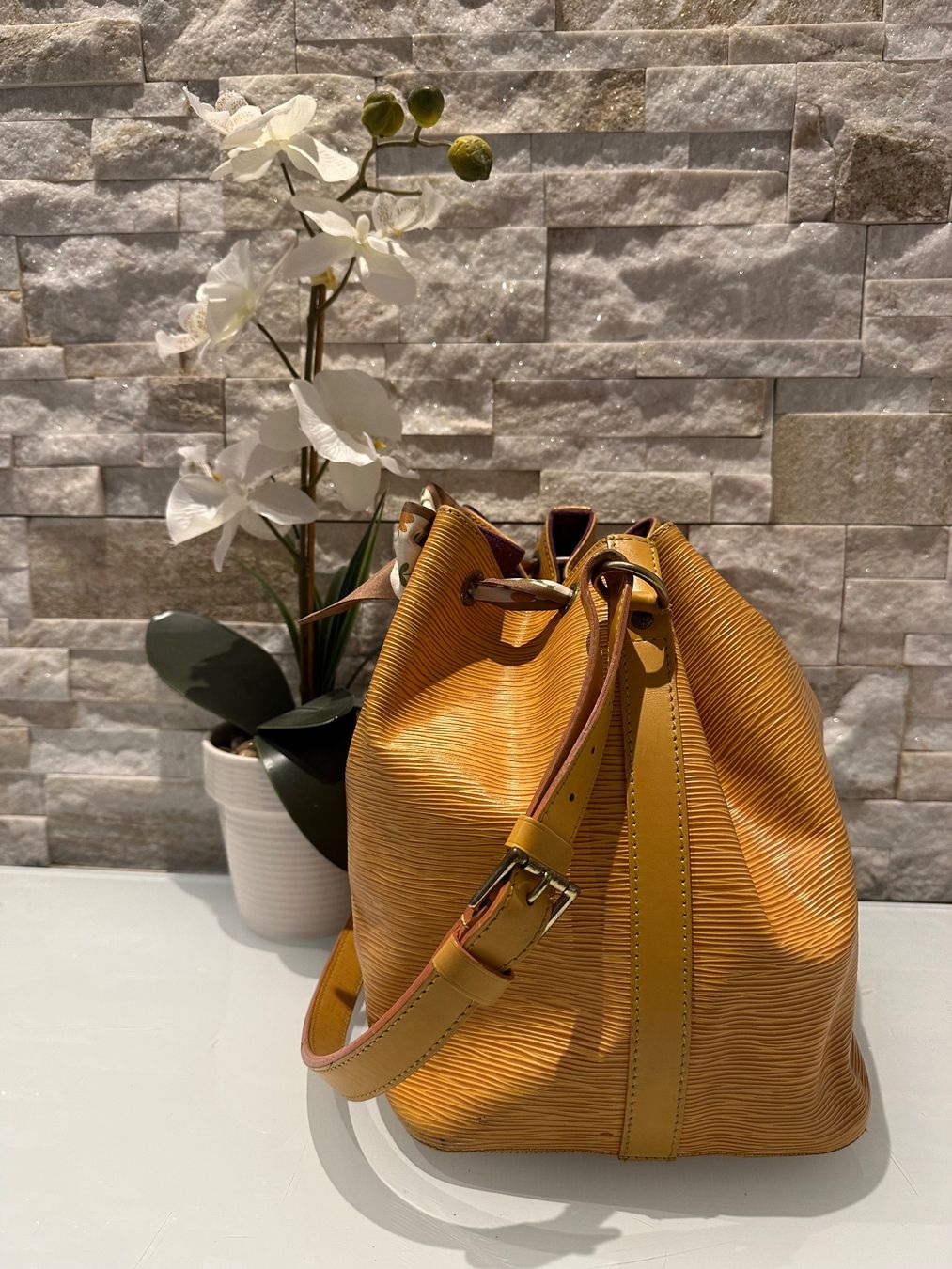 Louis Vuitton Borse da donna: Louis Vuitton Petit Noe gelb - Nr. 1475 – Usato da Hittnau venduto da LuxAndMore 2