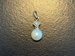 Kettenanhänger 750 mit Perle und Brillant