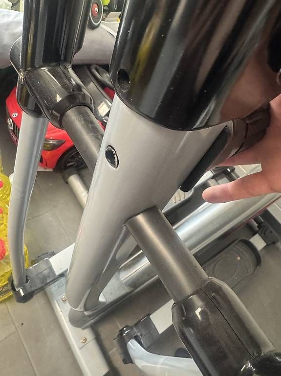Hometrainer: Crosstrainer und Fahrrad zu verschenken – Usato da Neunkirch venduto da dgdarkgroup
