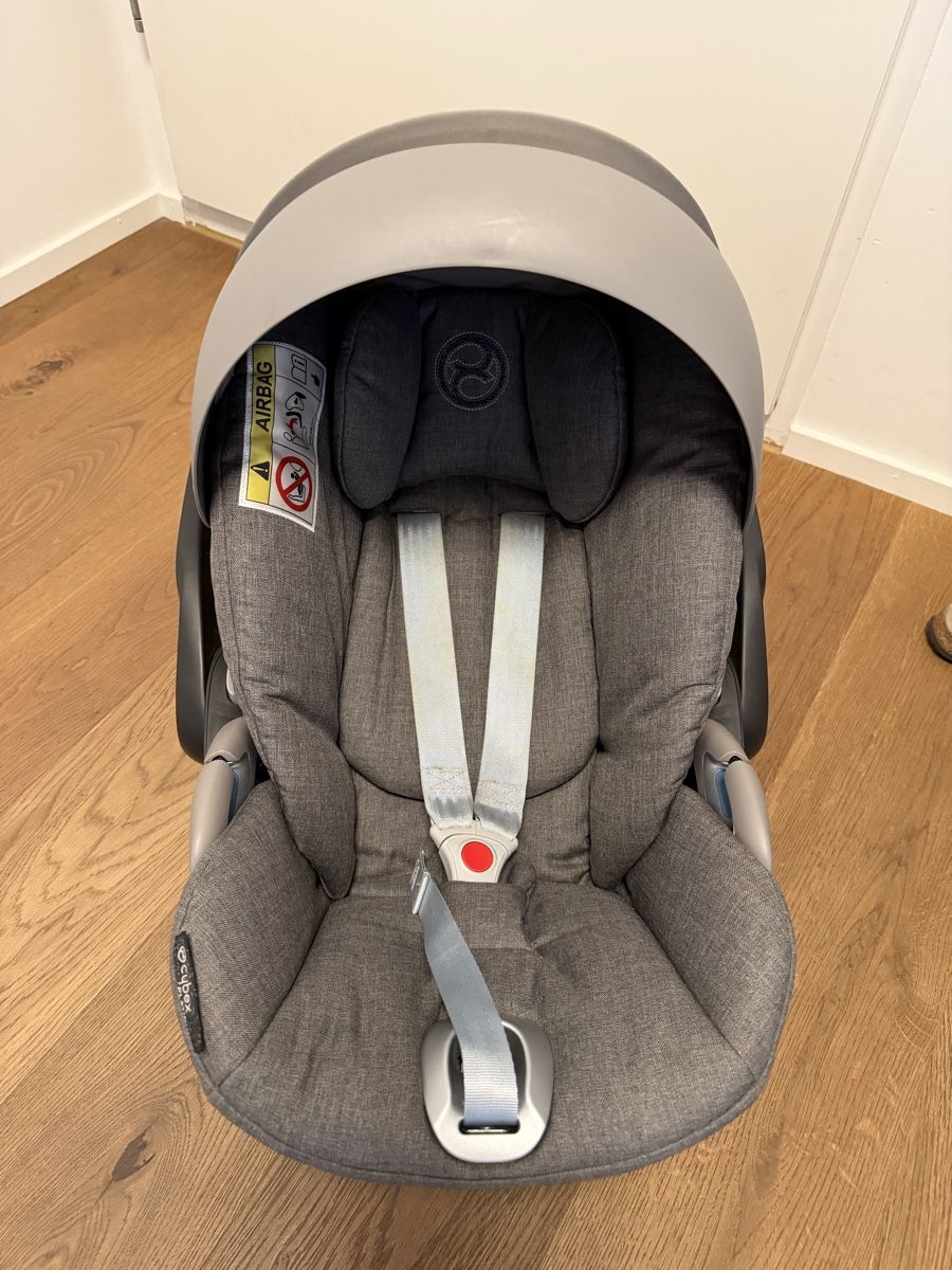 Cybex Auto-Kindersitze: Cybex Babyschale mit Sommerbezug – Gebraucht aus Forch von Fatou_86