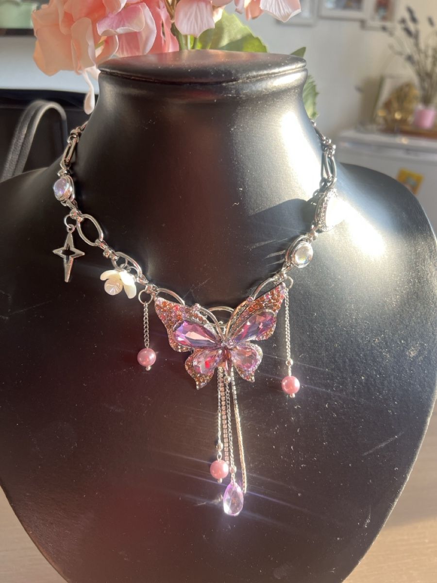 Ketten: Schöne funkelnde Kette mit Schmetterling  – Neu (gemäss Beschreibung) aus Seon von Sunny-Schmuck78