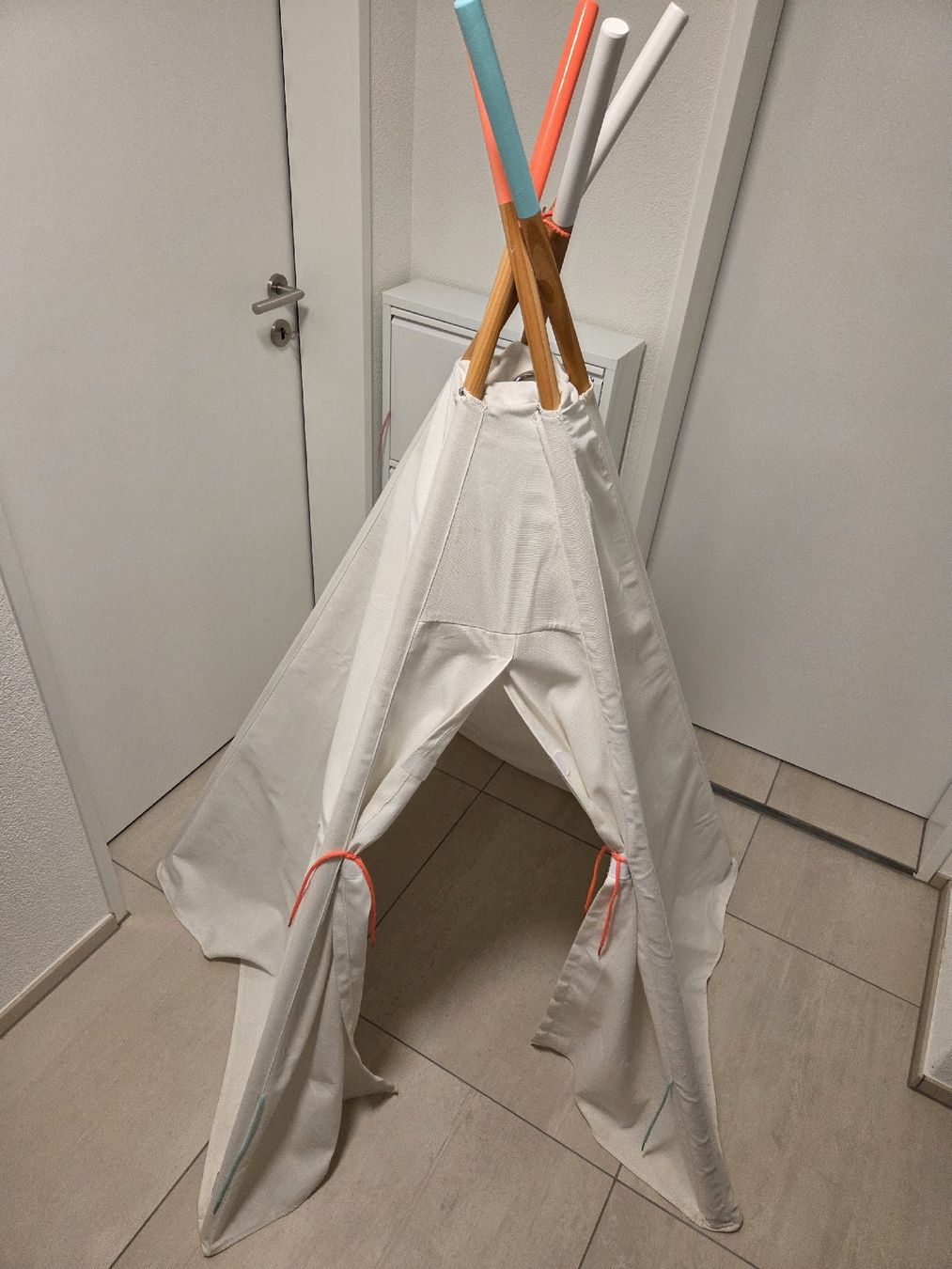 Alri letti & mobili per bambini: Tipi Spielzelt für Kinder – Usato da Lostorf venduto da squirrel22