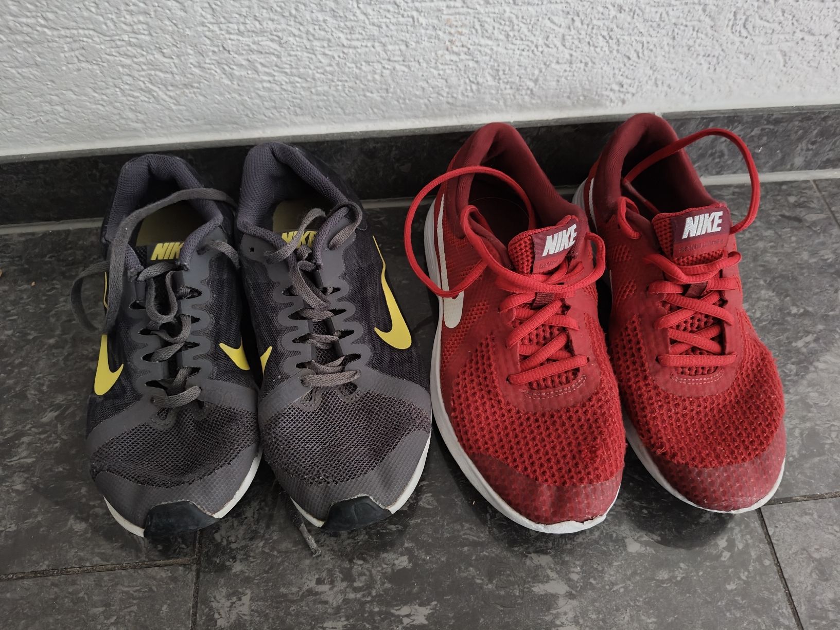 Nike Scarpe da uomo: Nike Revolution, baskets running, lot de 2 paires – Usato da Oberburg venduto da Ines2019