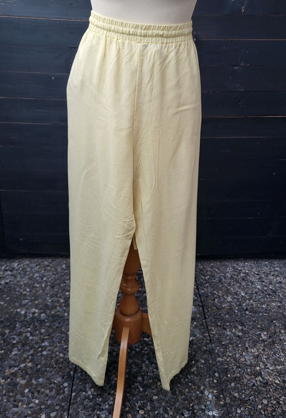 Pantalons: Pantalon palazzo jaune  – Neuf avec emballage d'origine à Fribourg par VictoriaShop7 1