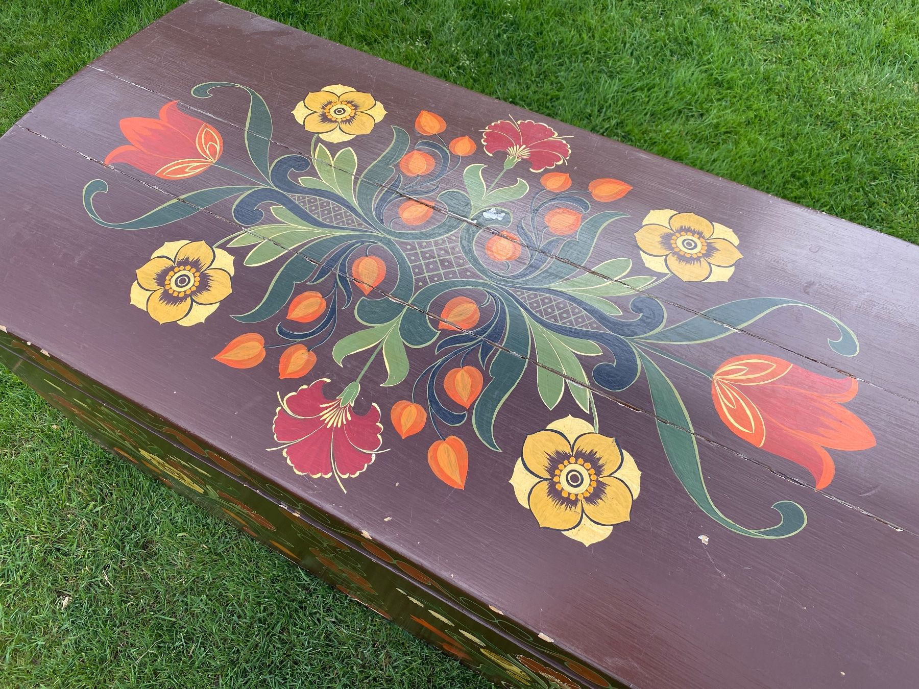 Truhen: Holztruhe bemalt 110x55x55 cm – Gebraucht aus Muri AG von Edyson 2