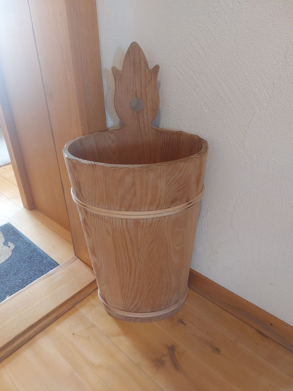 Guardaroba: Schirmständer Holz – Usato da Landquart venduto da Cedes