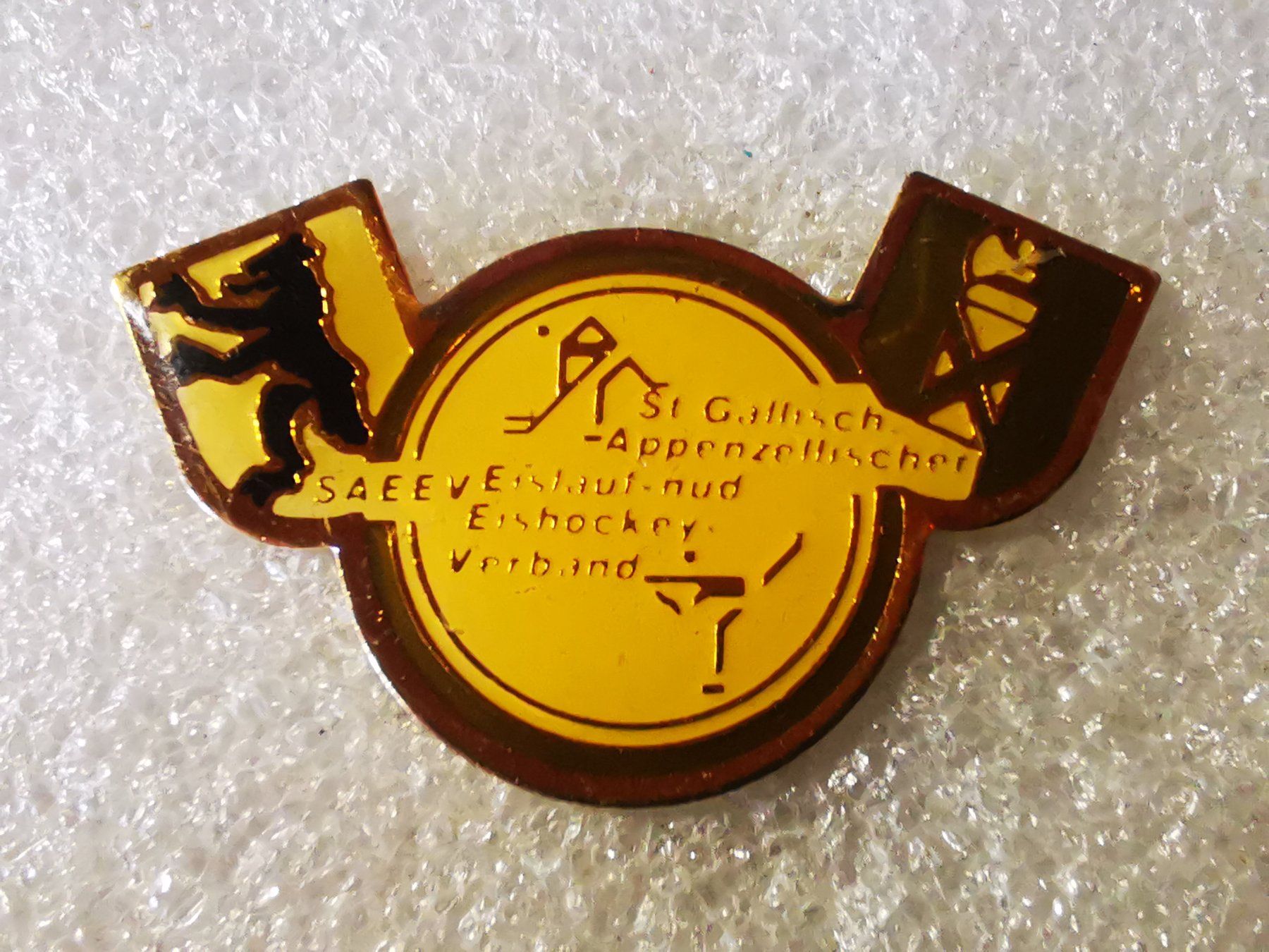 Plaketten & Abzeichen: Ansteckpin 152: – Gebraucht aus Oppligen von Pin-Fall-Shop