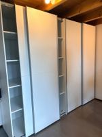 Schrank mit Schiebetüren