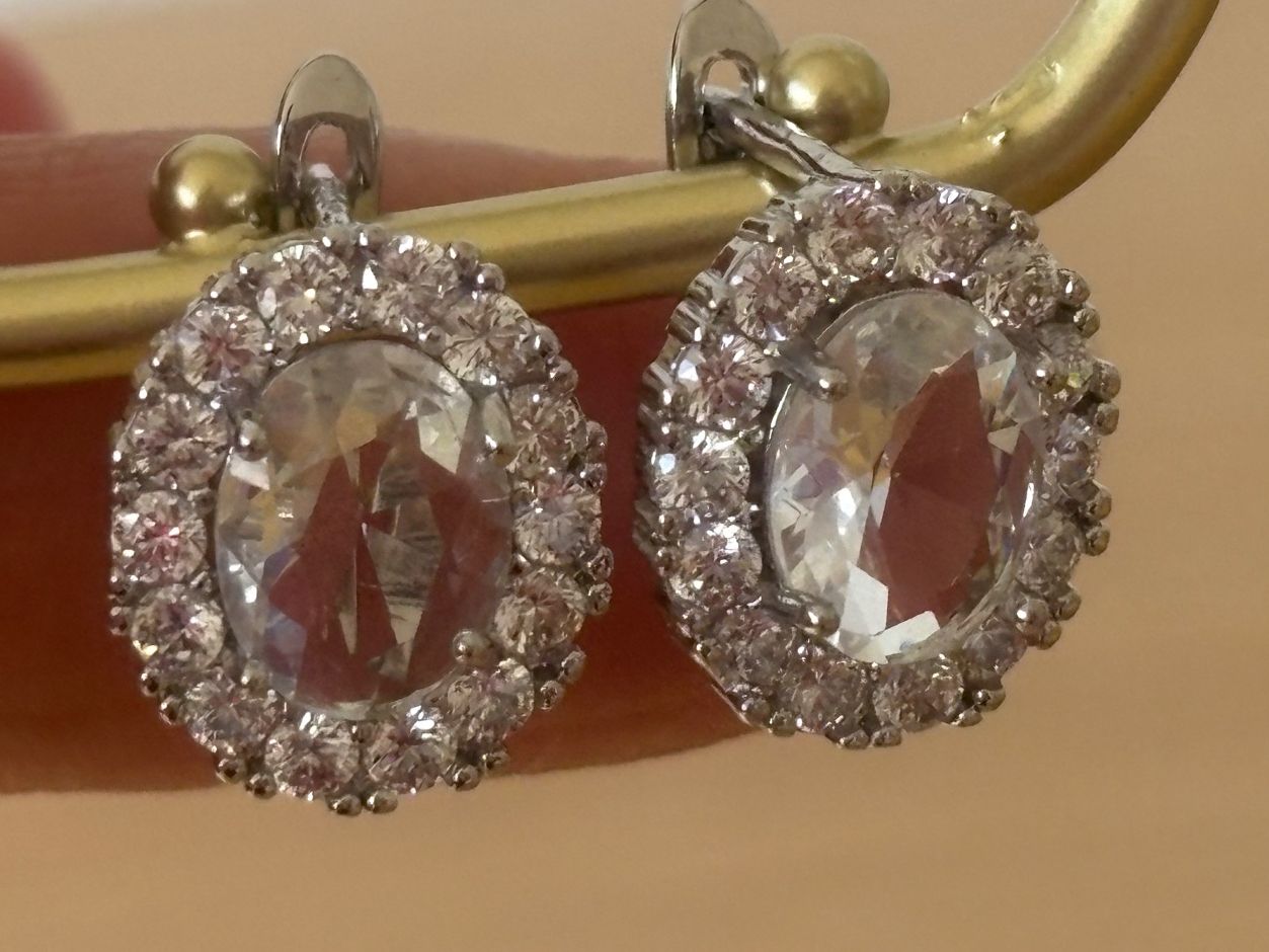 Orecchini pendenti & Orecchini a lobo: Luxus Elegante  Ohrstecker Ohrschmuck  Farbe:Silber – Nuovo (secondo la descrizione) da Biel-Bienne venduto da Roserosse13