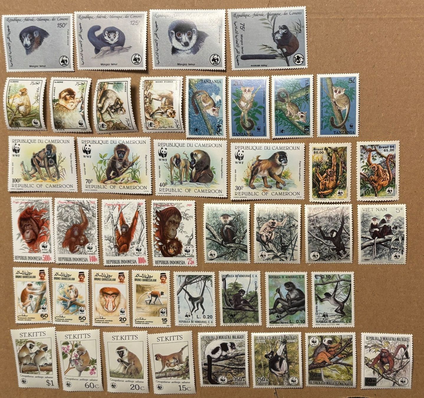 Tous les timbres: 42 verschiedene Briefmarken div. Länder mit Affen – D'occasion à Baar par bricksandmore 1
