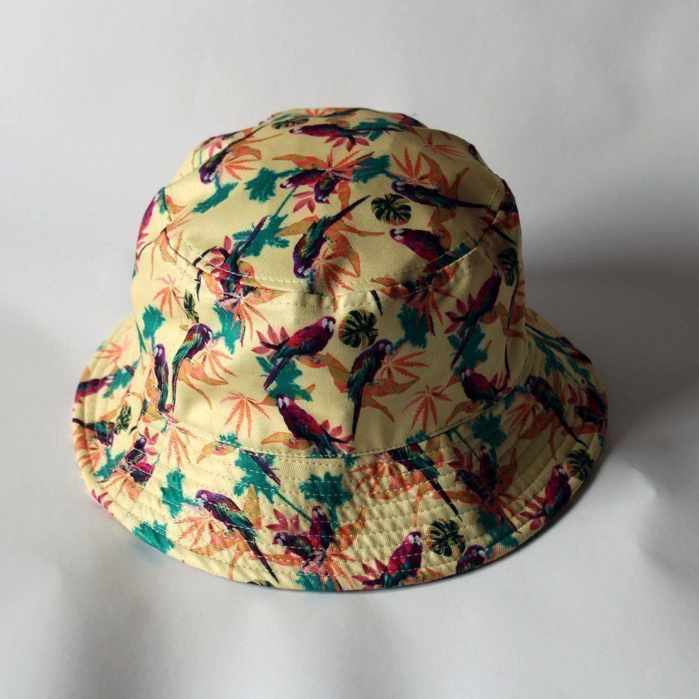 Copricapi, berretti & cappellini: Bucket Hat von We Are V – Nuovo e nell'imballaggio originale da Schüpfheim venduto da WeAreV