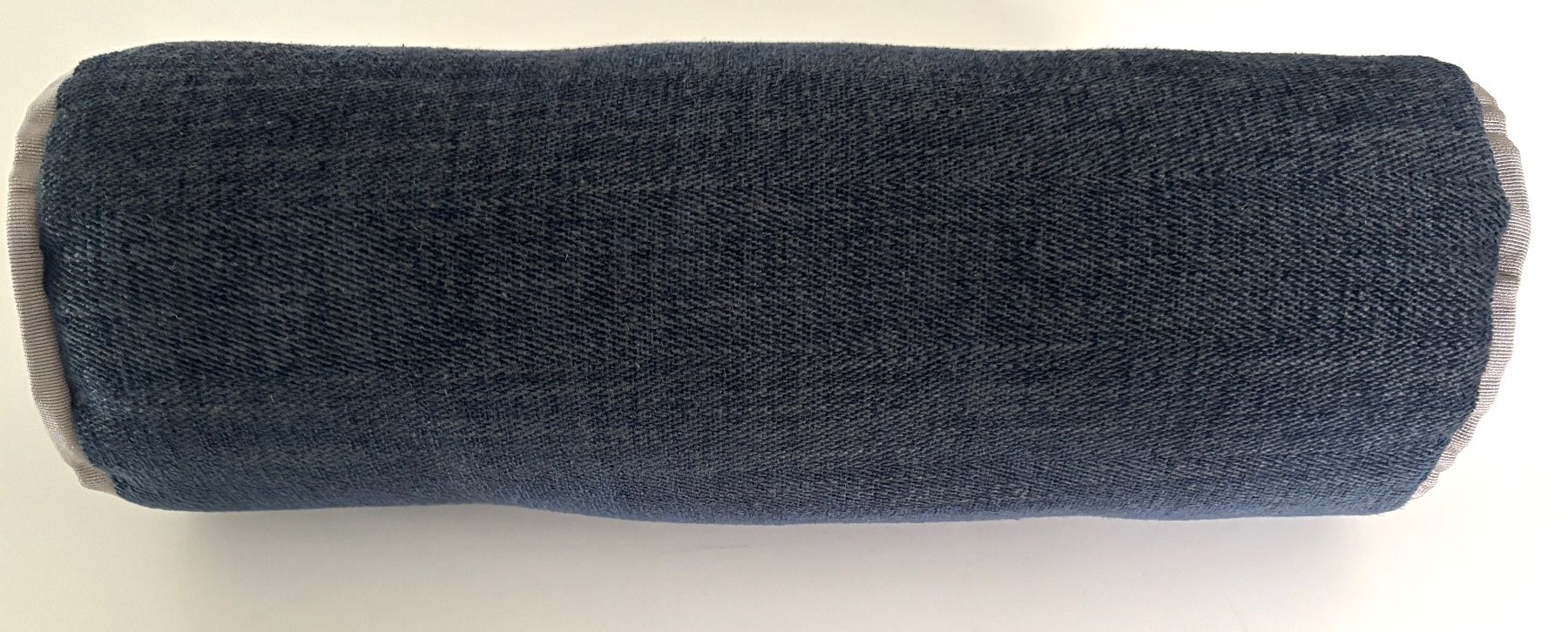 Kissen: Billerbeck Nackenrolle, Flexform Edison Denim – Gebraucht aus Bottmingen von mar_9ysh 1
