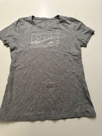 Damen T-Shirt Norrona Grösse S grau mit Print fast neu