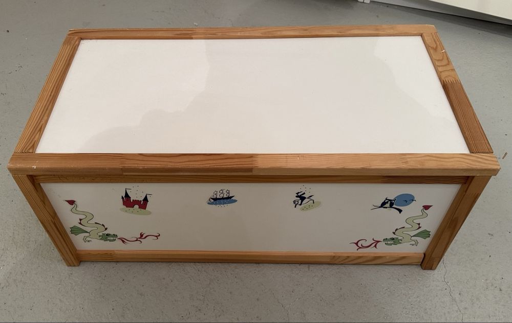 Kindertruhe Holztruhe Spielzeugtruhe Aufbewahrung IKEA (Gebraucht) in Bellikon für CHF 0.1 – nur Abholung auf Ricardo kaufen