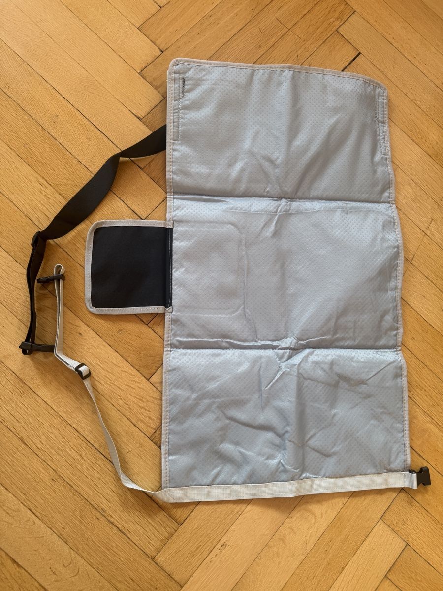Sgabelli: Extension de siège avion 2-en-1 - Repose-pieds transformable – Nuovo e nell'imballaggio originale da Lausanne venduto da Stephaniesdressing 1