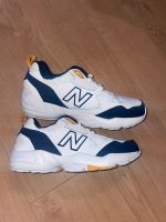 New Balance sneakers white/blue size 10 good condition