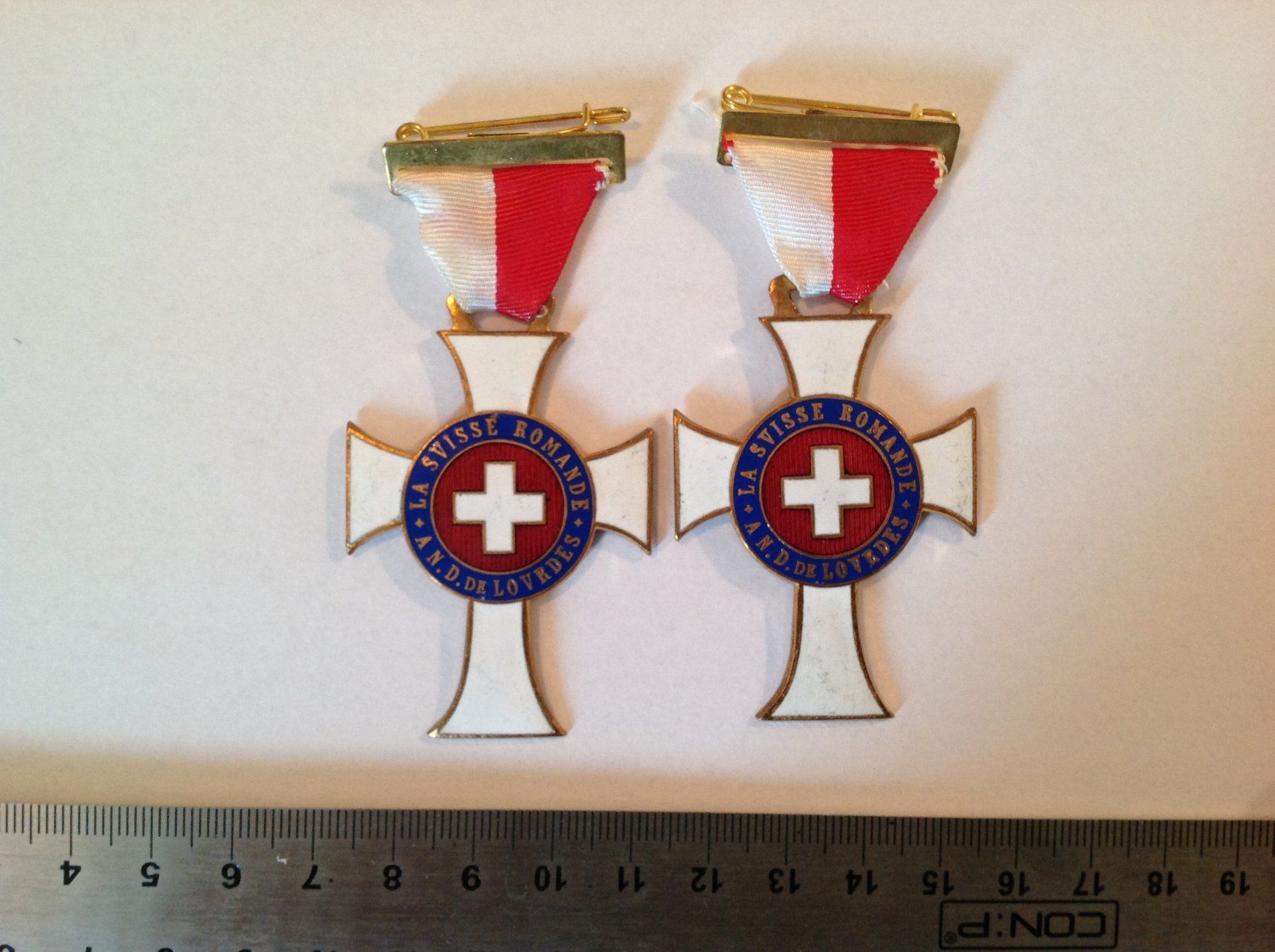 Medaillen: 2x Médaille la suisse romande a n.d. de Lourdes – Gebraucht aus Vuiteboeuf von broticaire