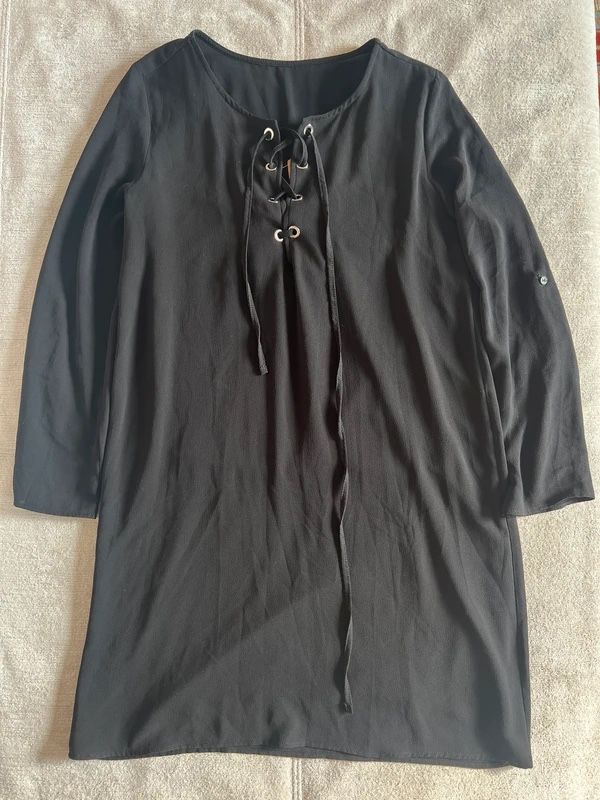 Zara Kleider: Robe Zara noire à lacets, élégante et confortable - Taille M – Gebraucht aus Lausanne von Stephaniesdressing 6
